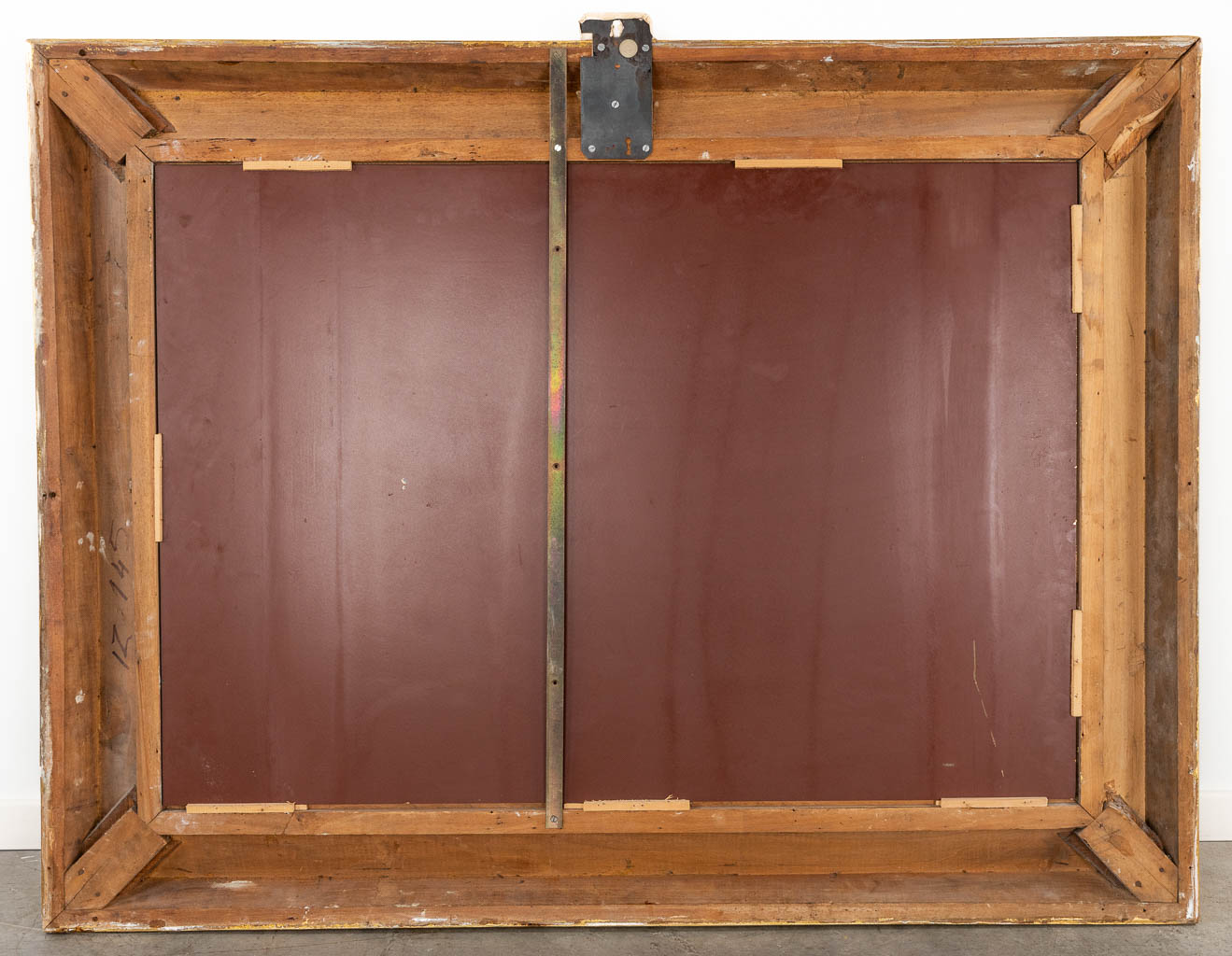 A large mirror, gilt stucco and wood. (W:140 x H:107 cm)