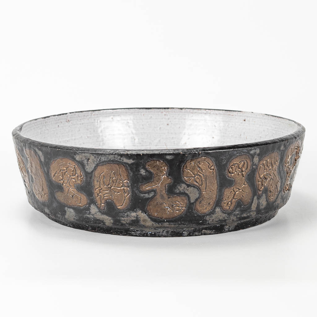 Elisabeth VANDEWEGHE (XX-XXI) a bowl made of glazed ceramics for Perignem