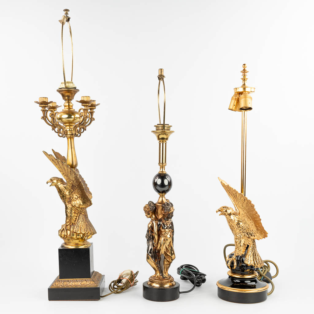 Een collectie van 3 lampen in Hollywood Regencystijl en gemaakt door Deknudt (H:92cm)