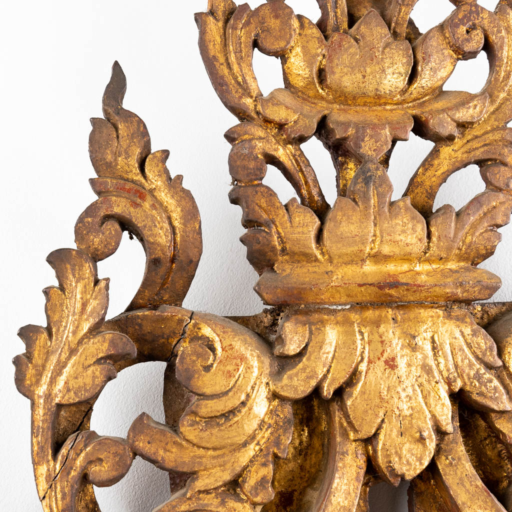 A decorative Oriental wood-sculpture, probably Bali. 19th C. (W:65 x H:66 cm)