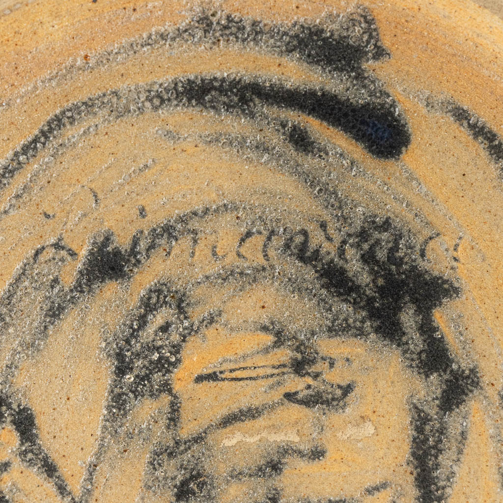 PRIMAVERA (XX) een vaas gemaakt uit grès steengoed met geëmailleerd decor van paarden. (H:43cm)