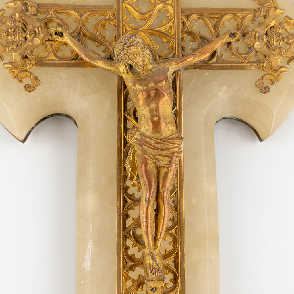 A fine crucifix, gilt bronze on onyx. Circa 1900 (W:22 x H:36 cm)