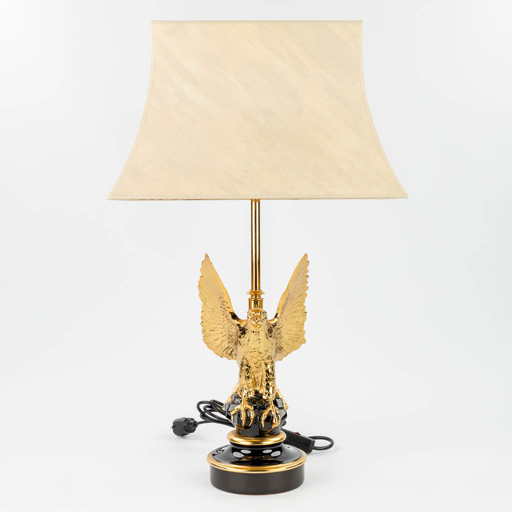  Deknudt, een tafellamp met arend, Hollywood Regency stijl. (17 x 18 x 76cm)