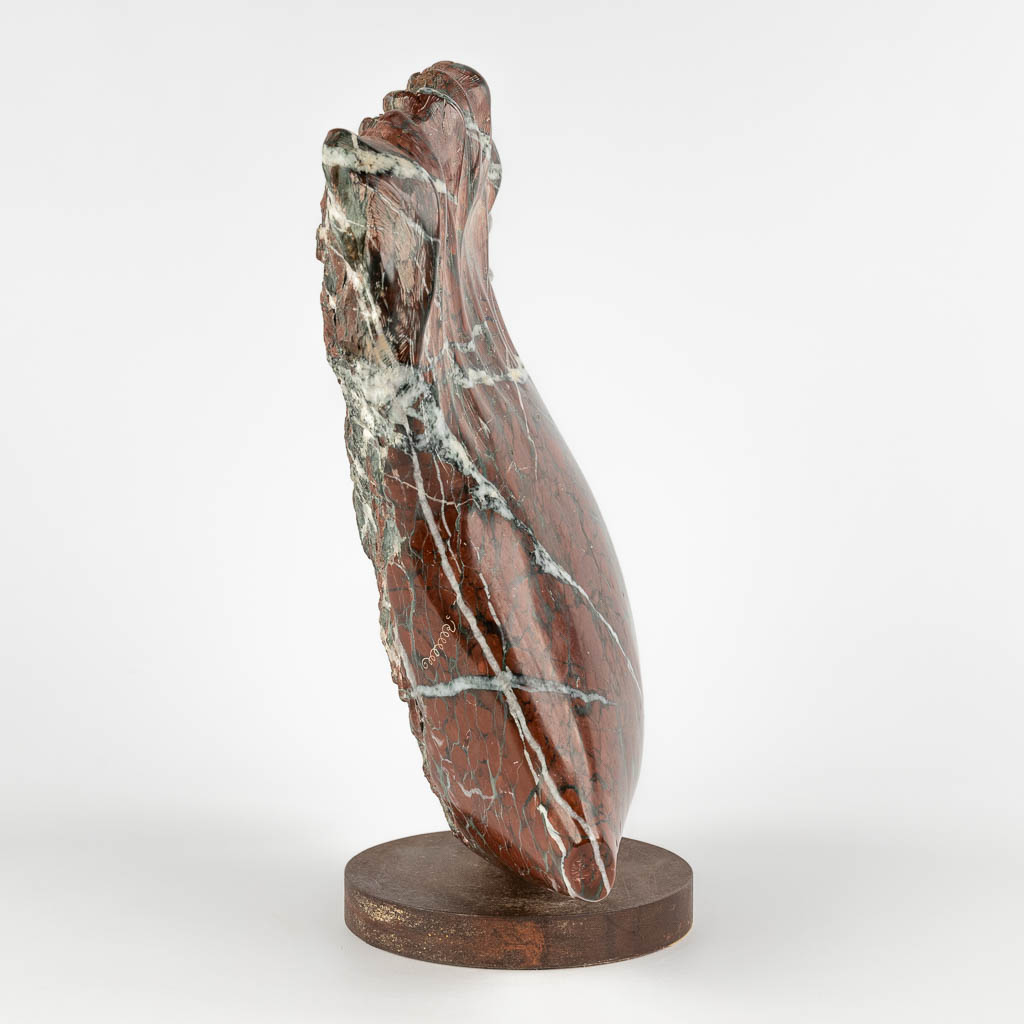 Lucien GHOMRI (1949) 'Fish' sculptured marble. (D:15 x W:32 x H:37 cm)
