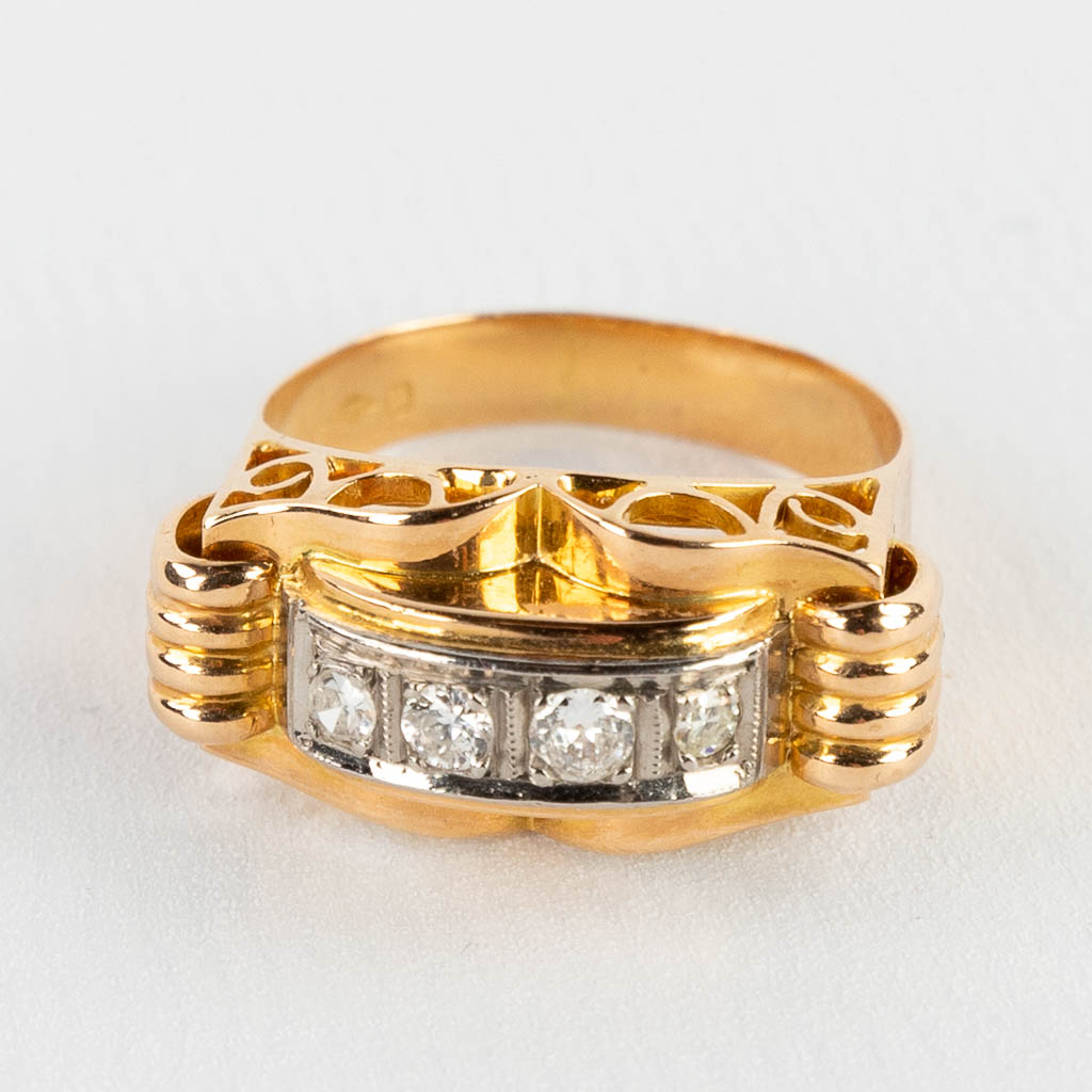 A ring, 18 kt gold with 4 facetted stones. Ringsize 58, 4,95g.