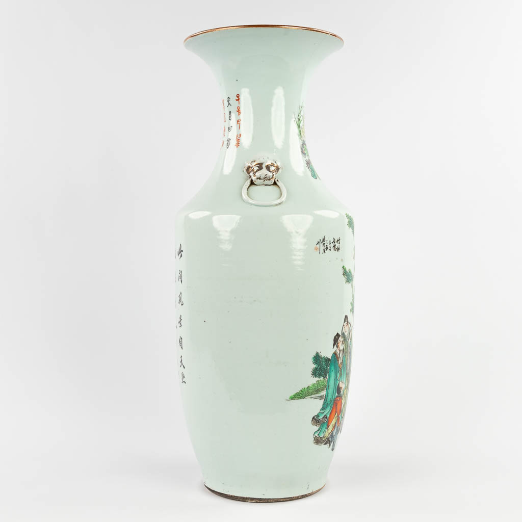 A Chinese vase, decorated with wise men in a garden. 19th/20th C. (H:58 x D:23 cm)