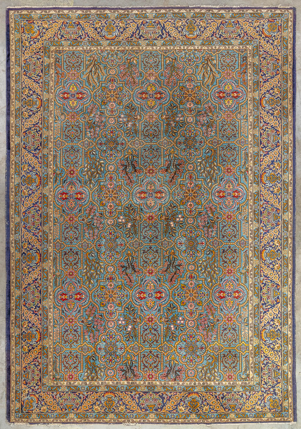 Een Oosters handgeknoopt tapijt, Bakhtiar. (232 x 340 cm) (232 x 340 cm)