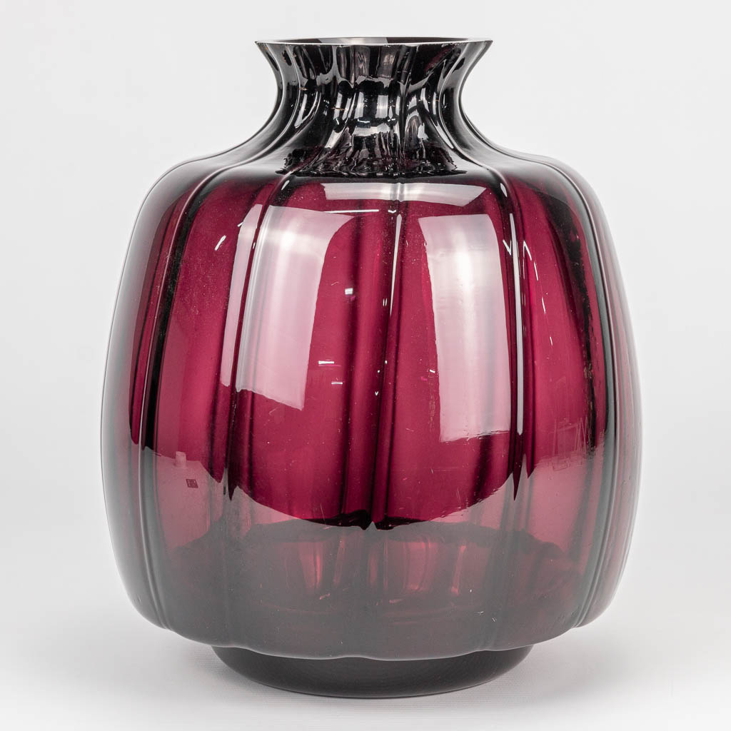 Andries D. COPIER (1901-1991) een geblazen vaas gemaakt uit glas voor Leerdam in Nederland. (H:29cm)
