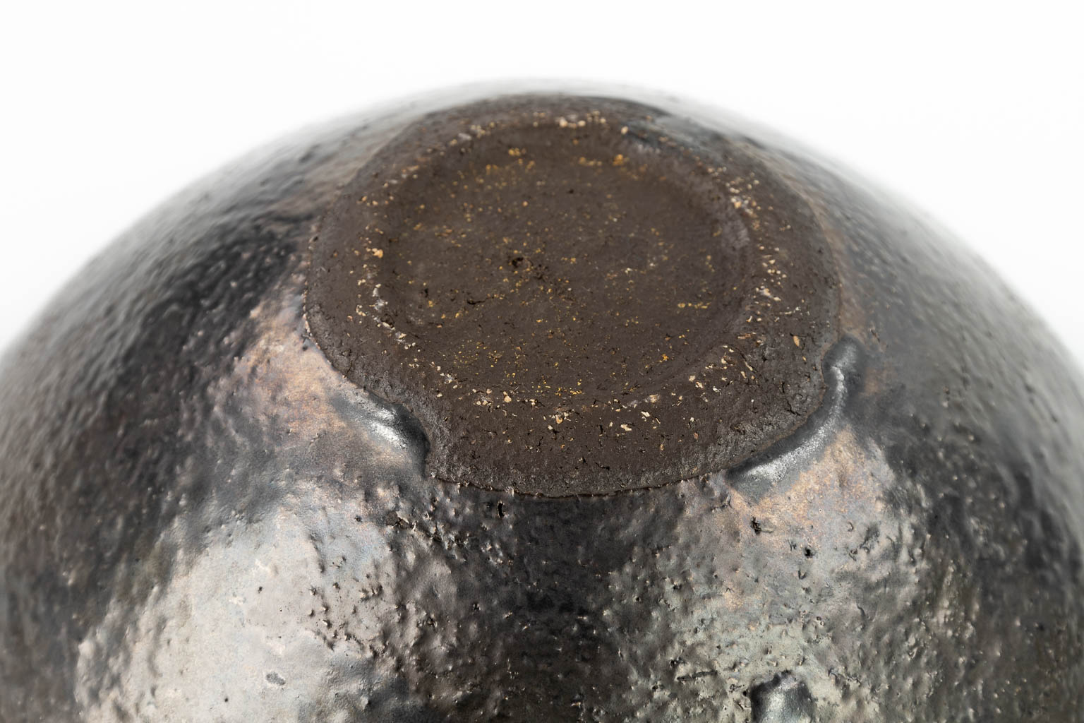 Jan NOLF (1931-1999) een ronde schaal gemaakt uit geglazuurde keramiek. (H:10cm)