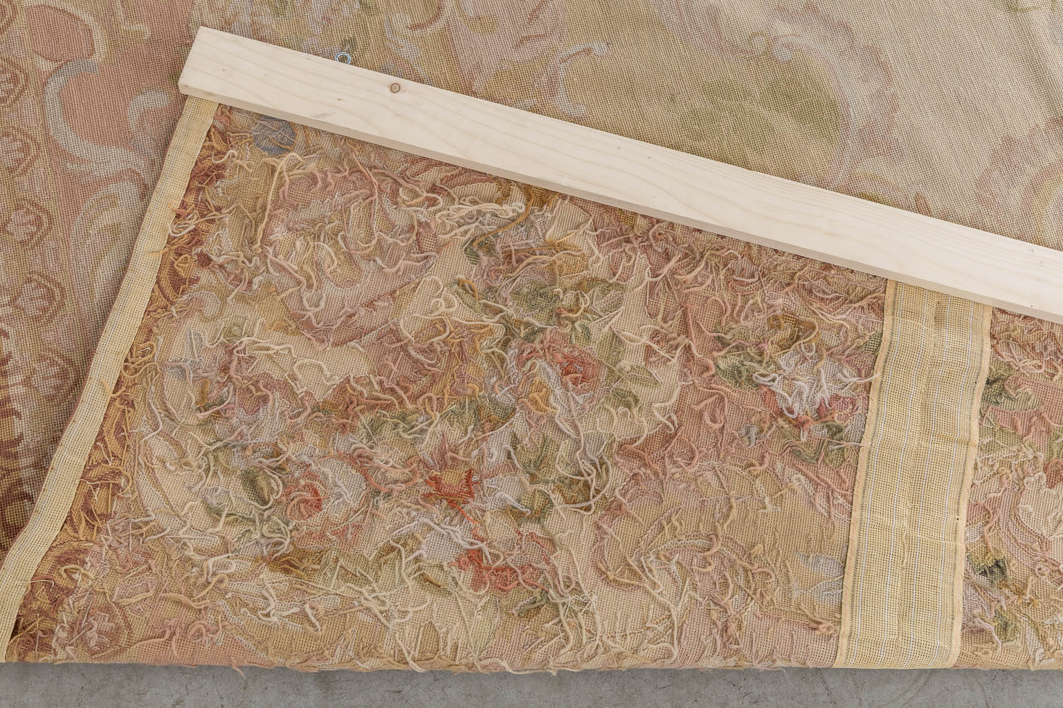 Een paar grote Aubusson tapijten. (L:304 x W:240 cm)