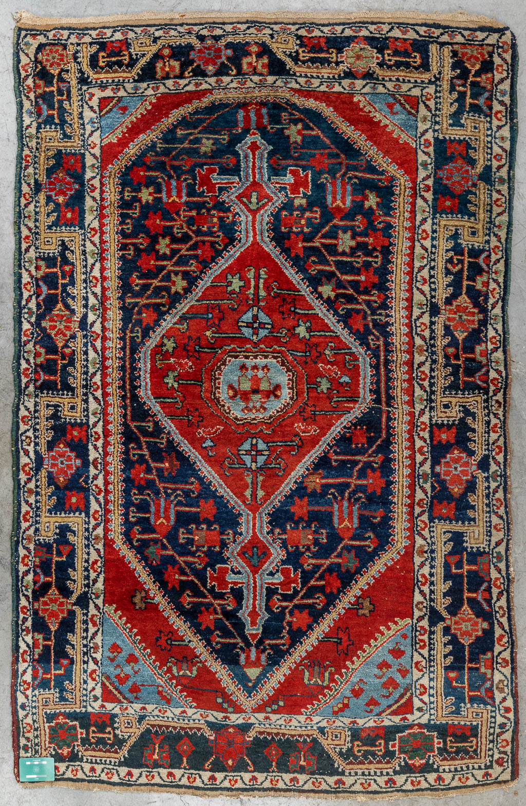 Een Oosters handgeknoopt tapijt, Jozan Sarouk. (D:190 x W:127 cm)