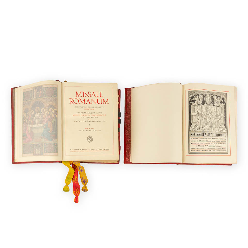 Een set van 2 'Missale Romanum' boeken. (W: 24 x H: 32 cm)