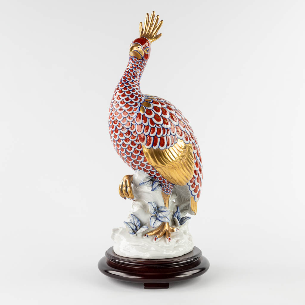Societa Porcelane Artistice Firenze Italië, een vogel. Porselein. (H:51 x D:22 cm)