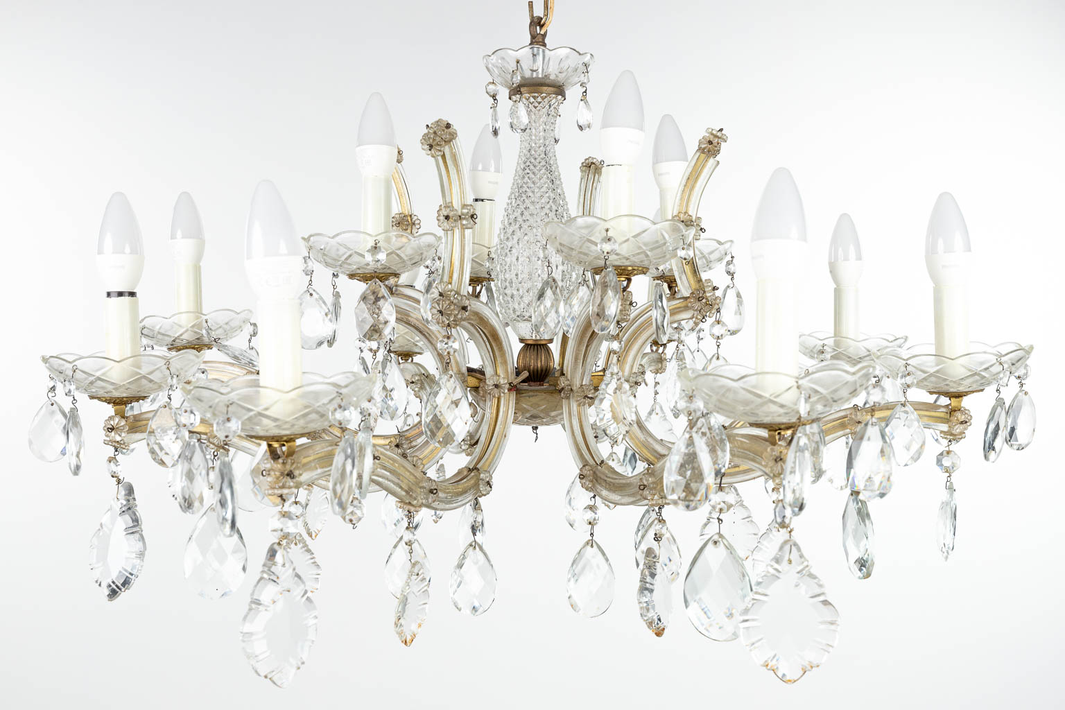 A collection of 2 chandeliers 