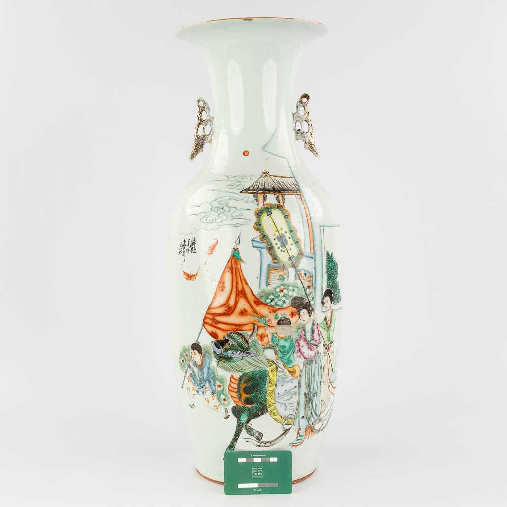 A Chinese vase decorated with a mythological figurine, ladies and children. 19th/20th C. (H: 59 x D: 22 cm)