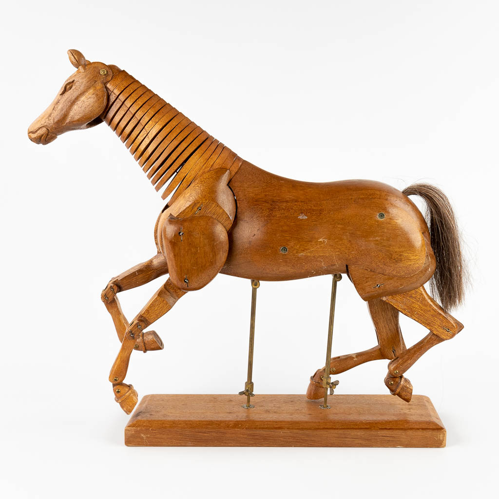 A mid-century drawing model of a horse. (D:13 x W:53 x H:49 cm)
