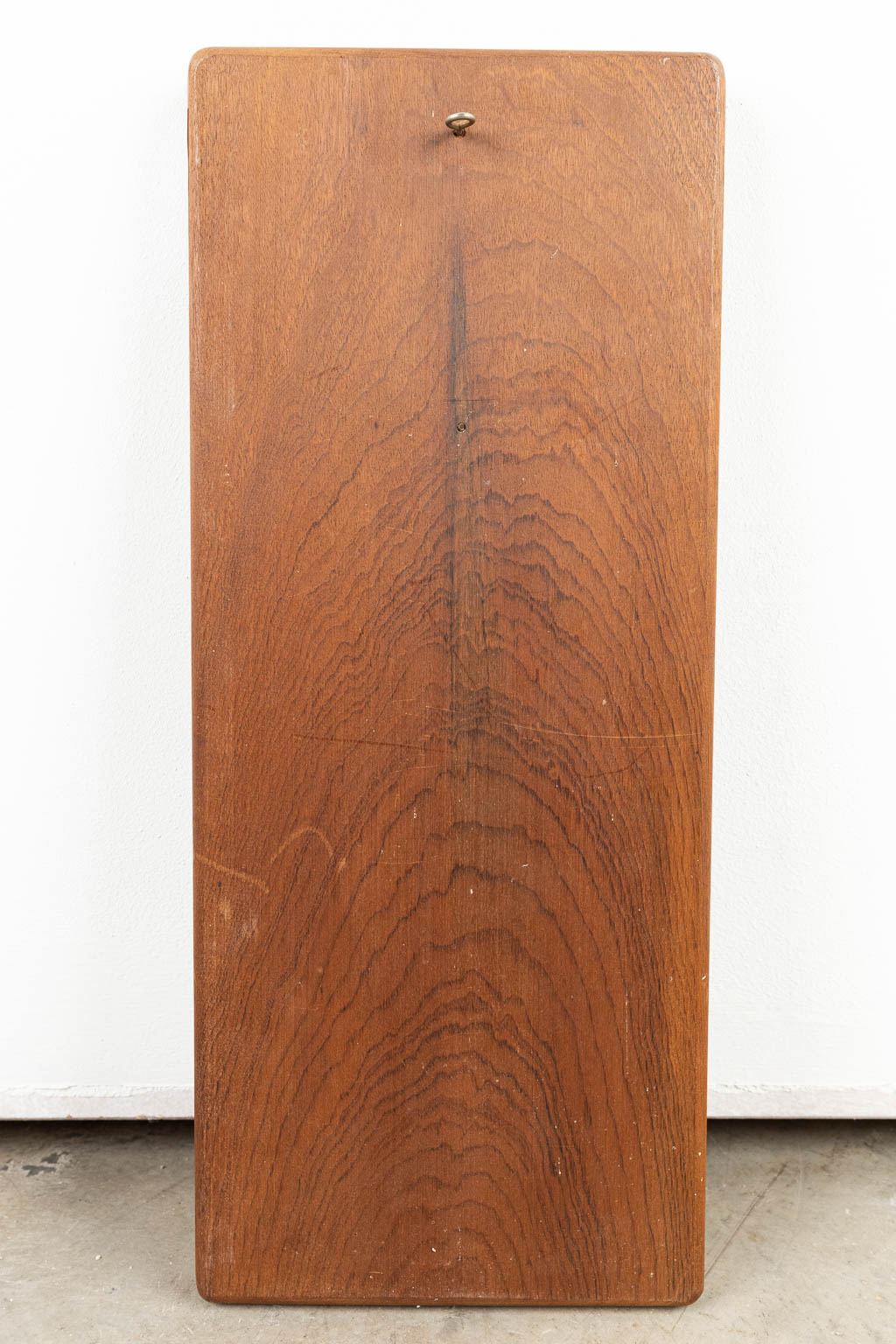 Een collectie van 4 speculaasplanken, gemaakt uit gesculpteerd hout. (H:2,5cm)