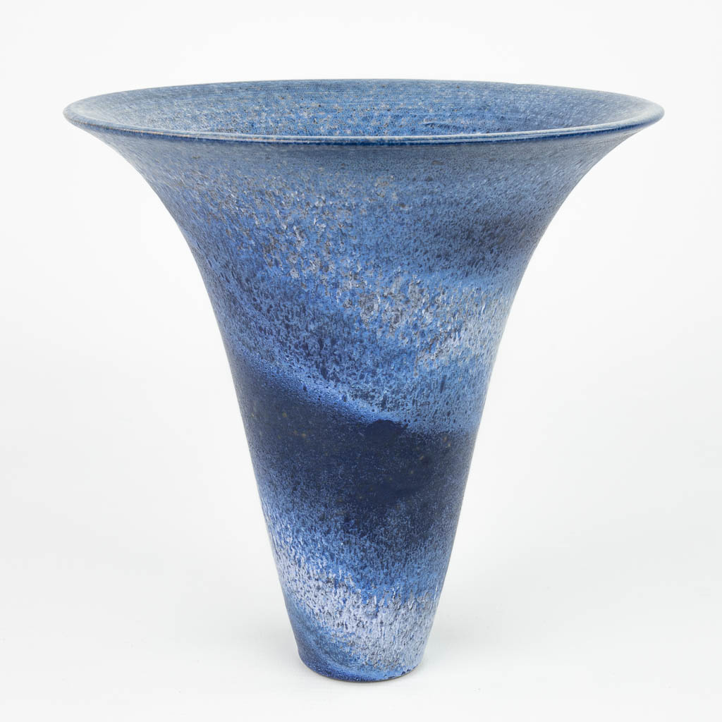Antonio LAMPECCO (1932-2019) a trumpet vase made of glazed ceramics. (H:21cm)