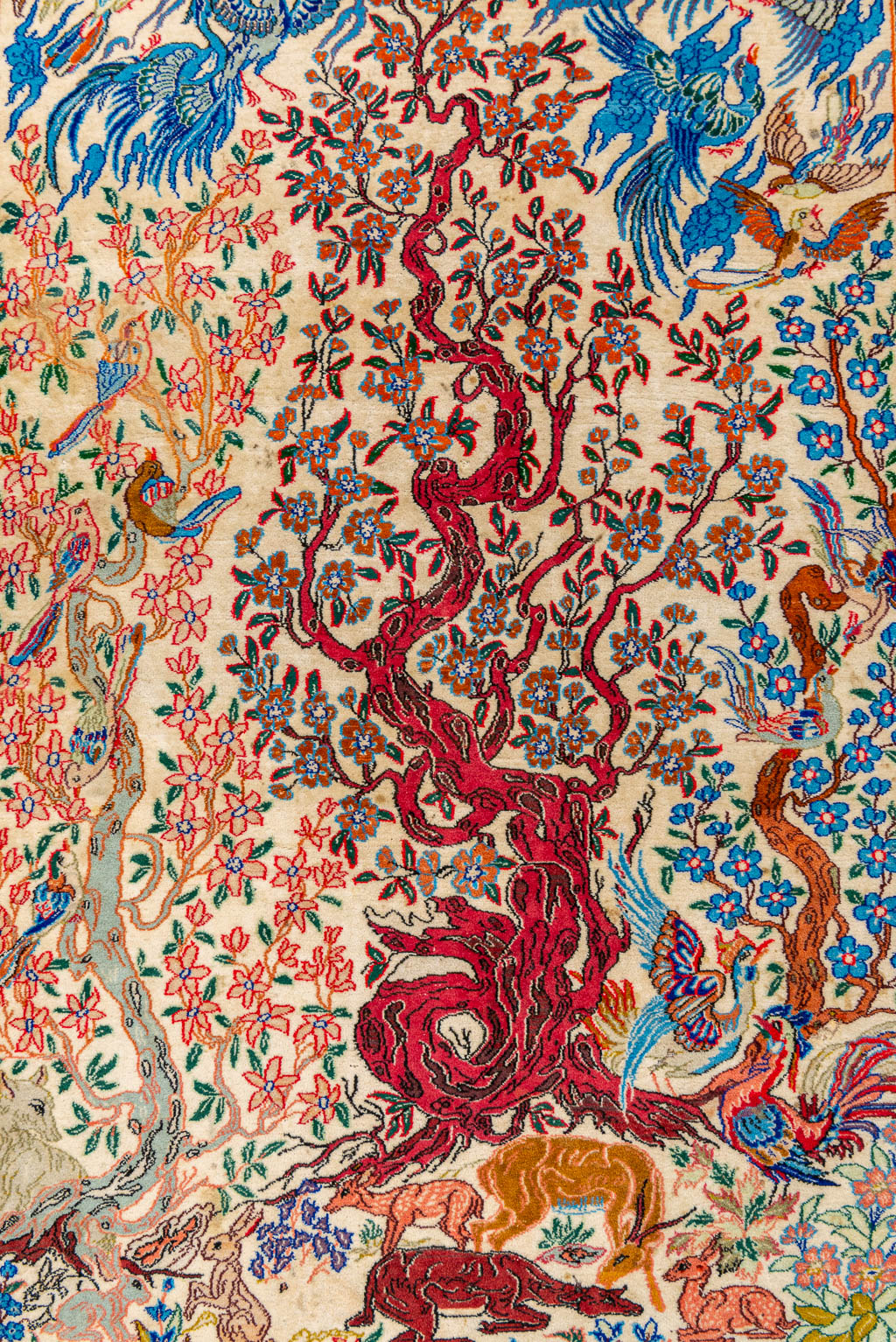 Een figuratief handgeknoopt tapijt, 