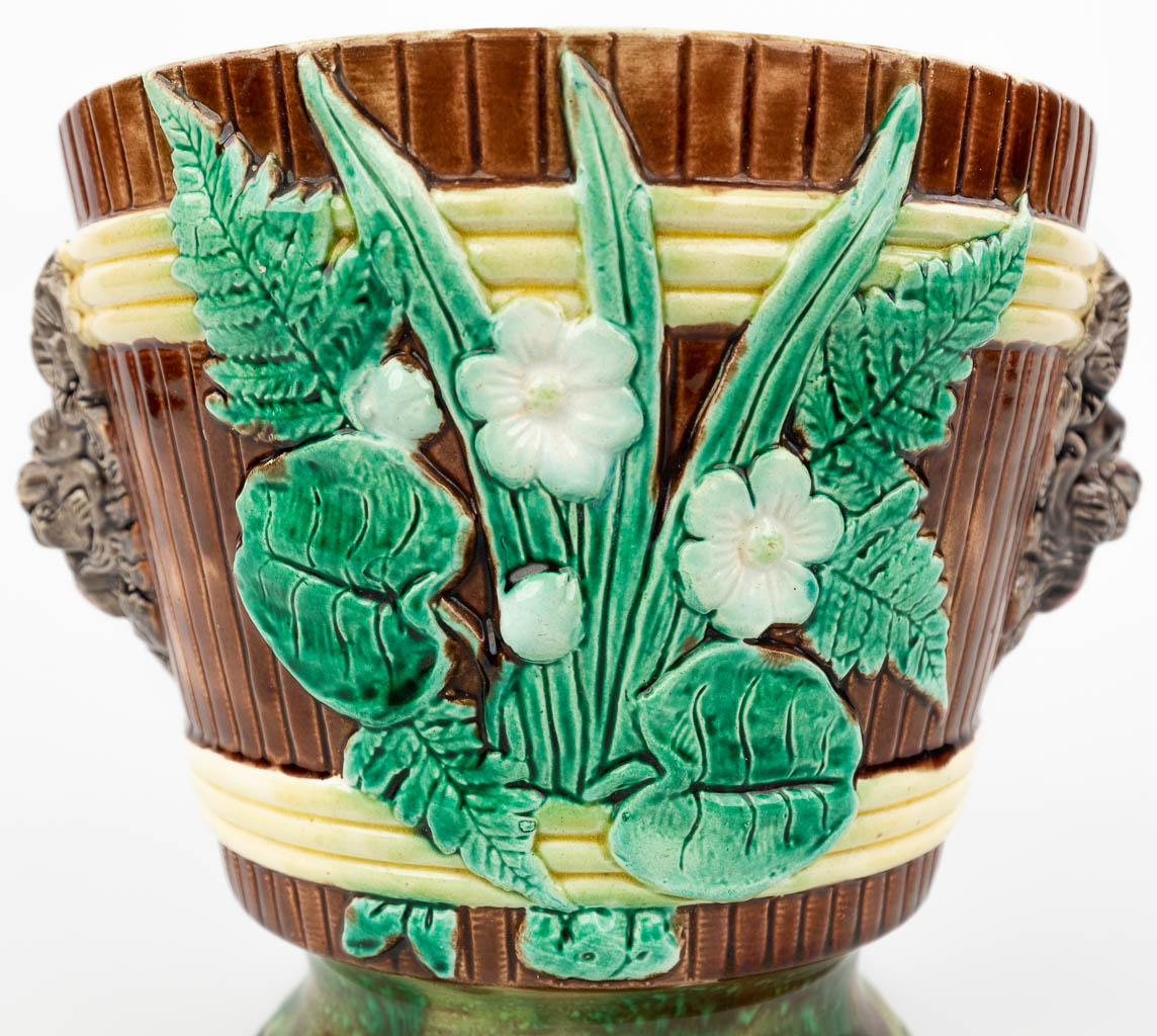 A planter made of glazed faience, majolica. Probably made in Italy. 