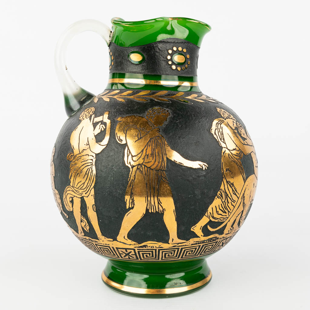 A vase made of green glass with an etched Roman scène. (H:19cm)