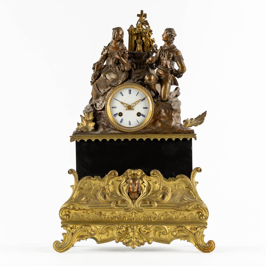 Lot 033 An antique mantle clock 