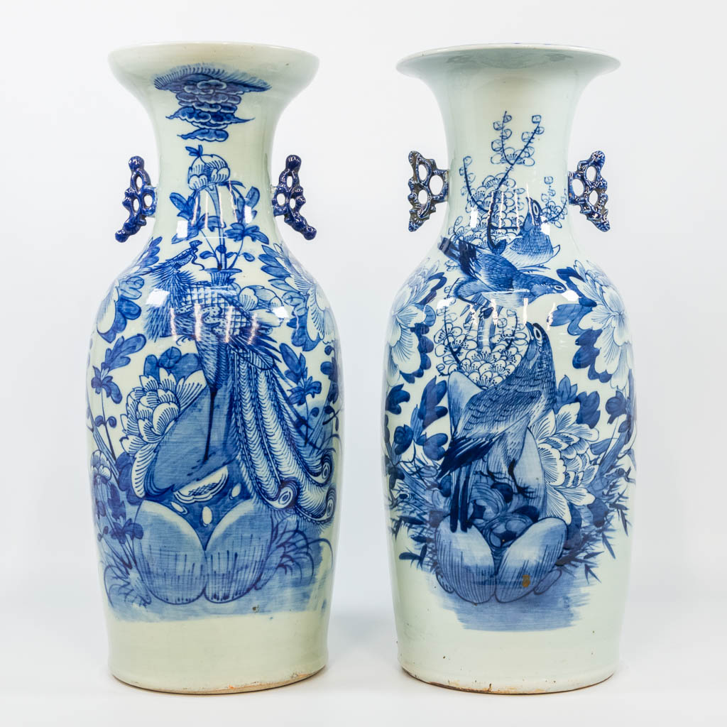 samengestelde collectie van 2 Chinese vazen met blauw-wit decor. 19de/20ste eeuw. | Flanders Auctions