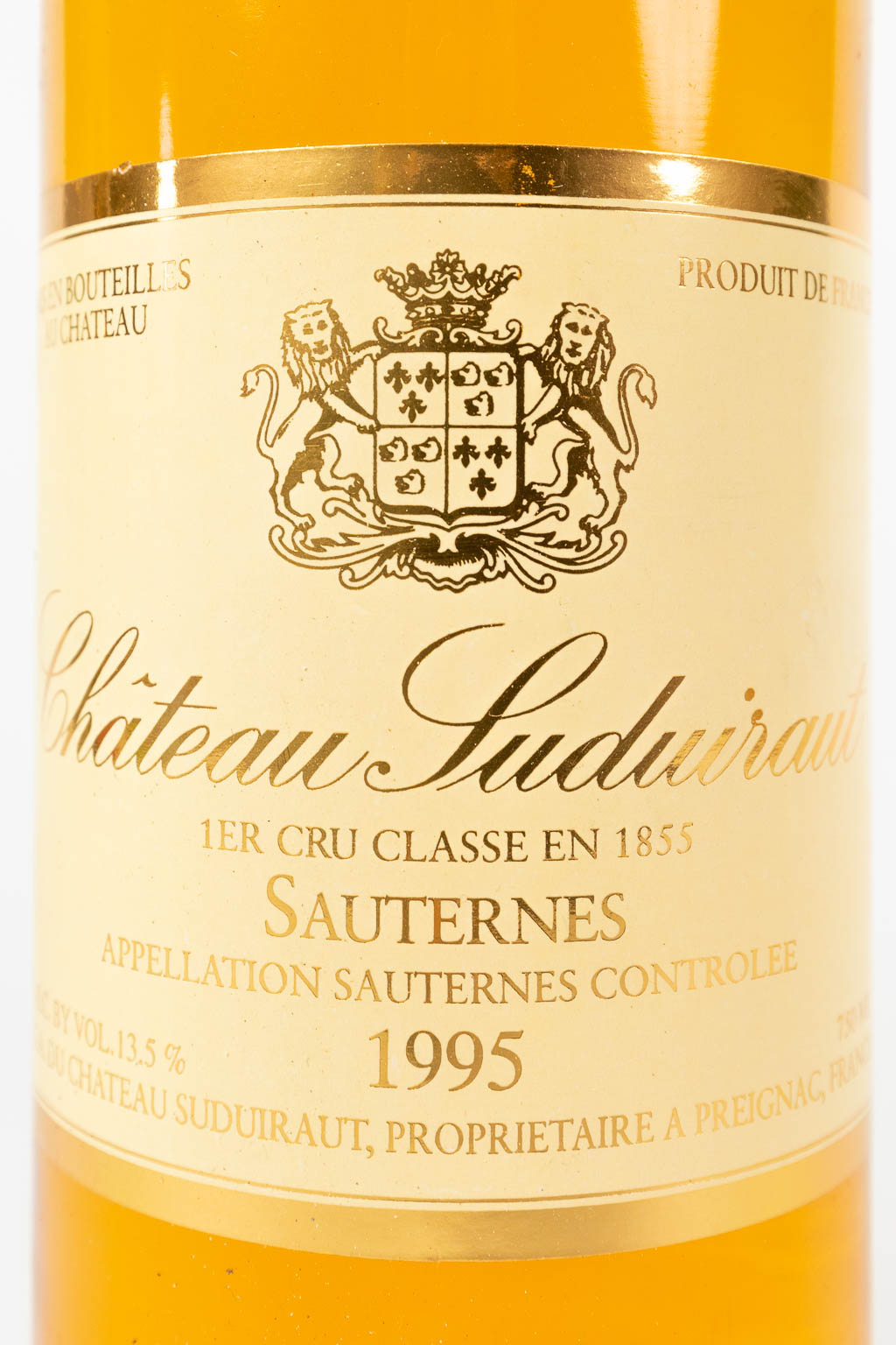 A collection of 15 bottles of Wine Sauternes: 11 x Château Suduiraut 1995, 6 x Château Carbonnieux 2002. 