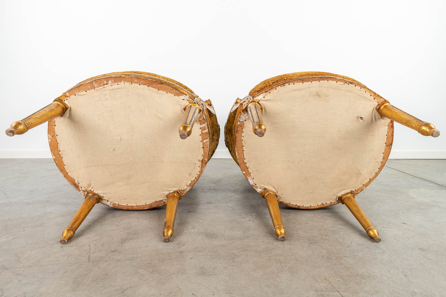 A pair of armchairs made in Louis XVI style. (H:100cm)