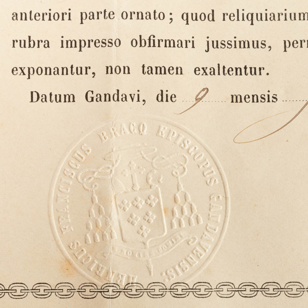 Een verzegelde theca met relikwie: Ex Ossibus Sancti Ladislaï Regis