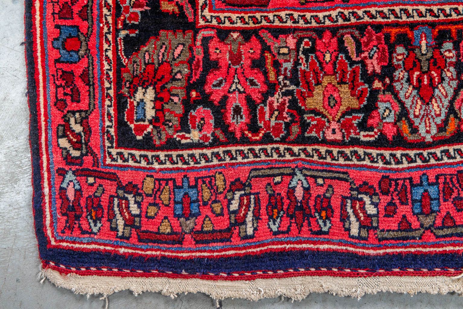 Een Oosters, handgeknoopt tapijt, Bidjar. (324 x 237 cm)