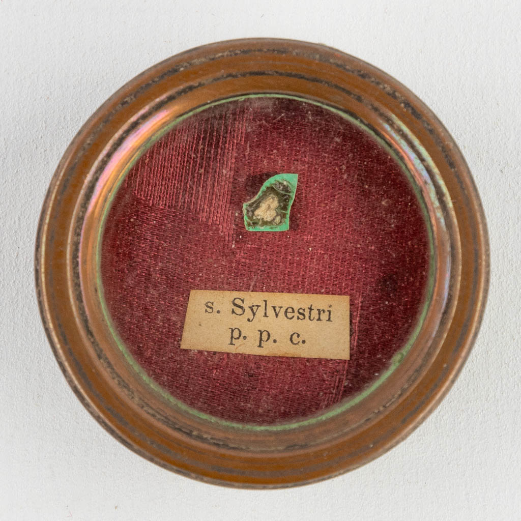 A sealed theca with a relic: Ex Ossibus Sancti Sylvestri p. p. c.