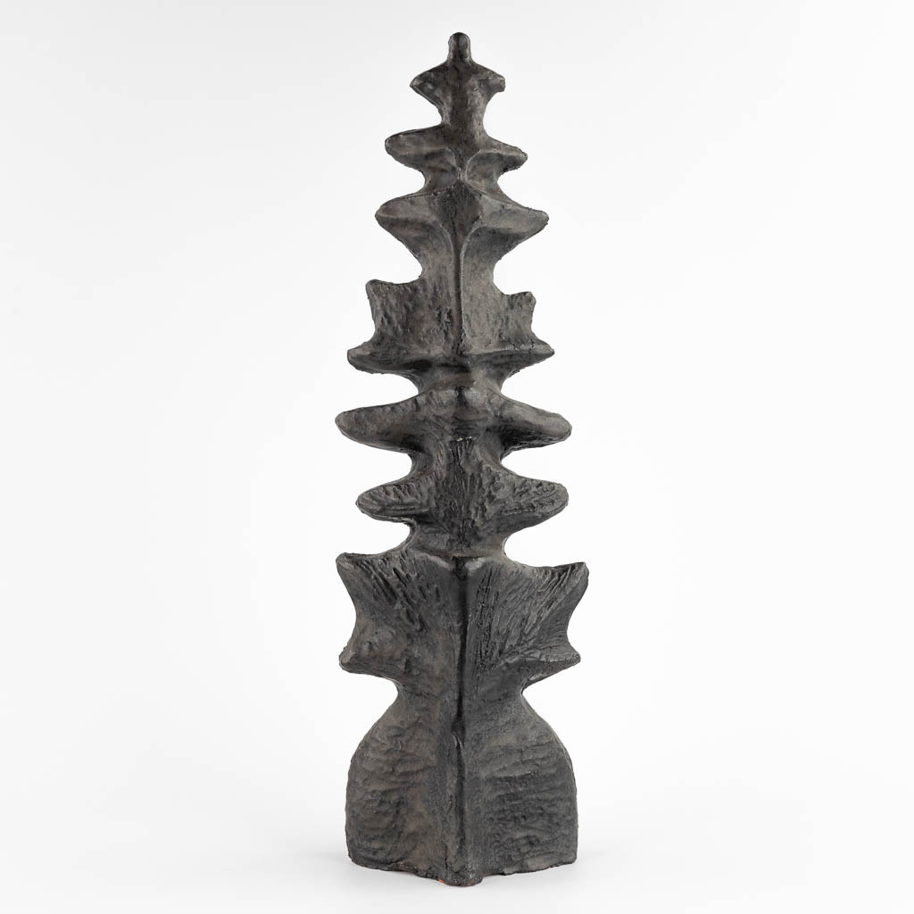 Elisabeth VANDEWEGHE (1946) 'Sculptuur' voor Perignem. (D:10 x W:17 x H:64 cm)