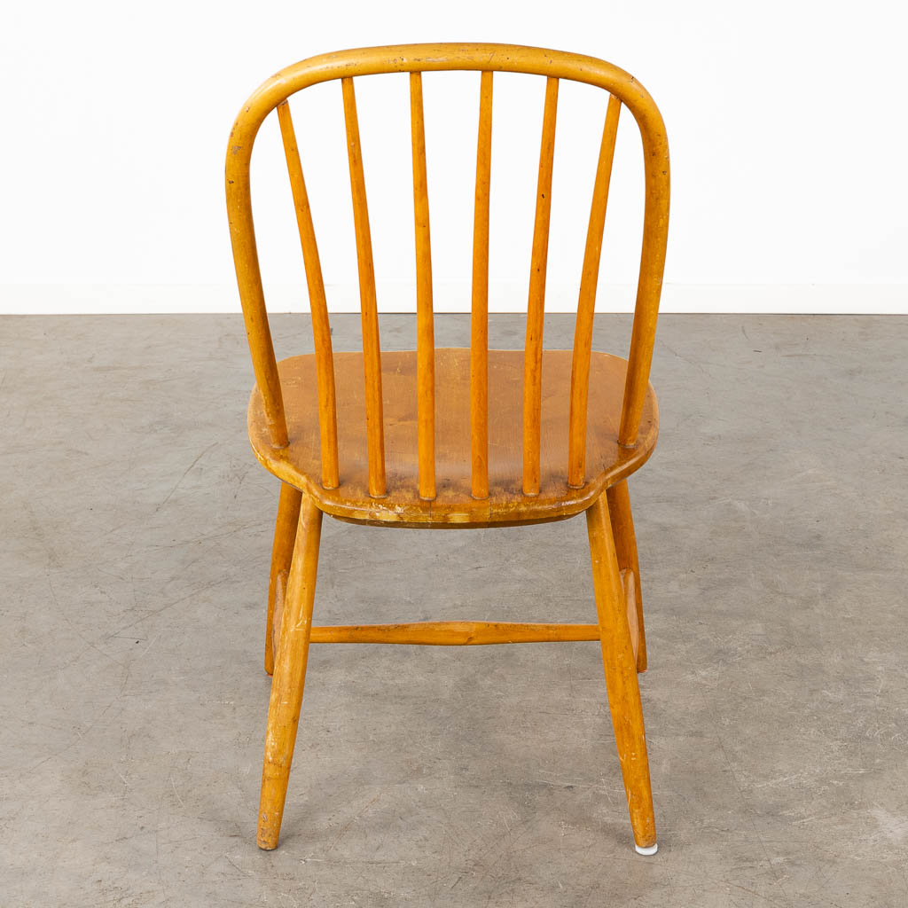 Bengt AKERBLOM & Gunnar EKLOF (XX) 6 stoelen. (D:52 x W:47 x H:88 cm)