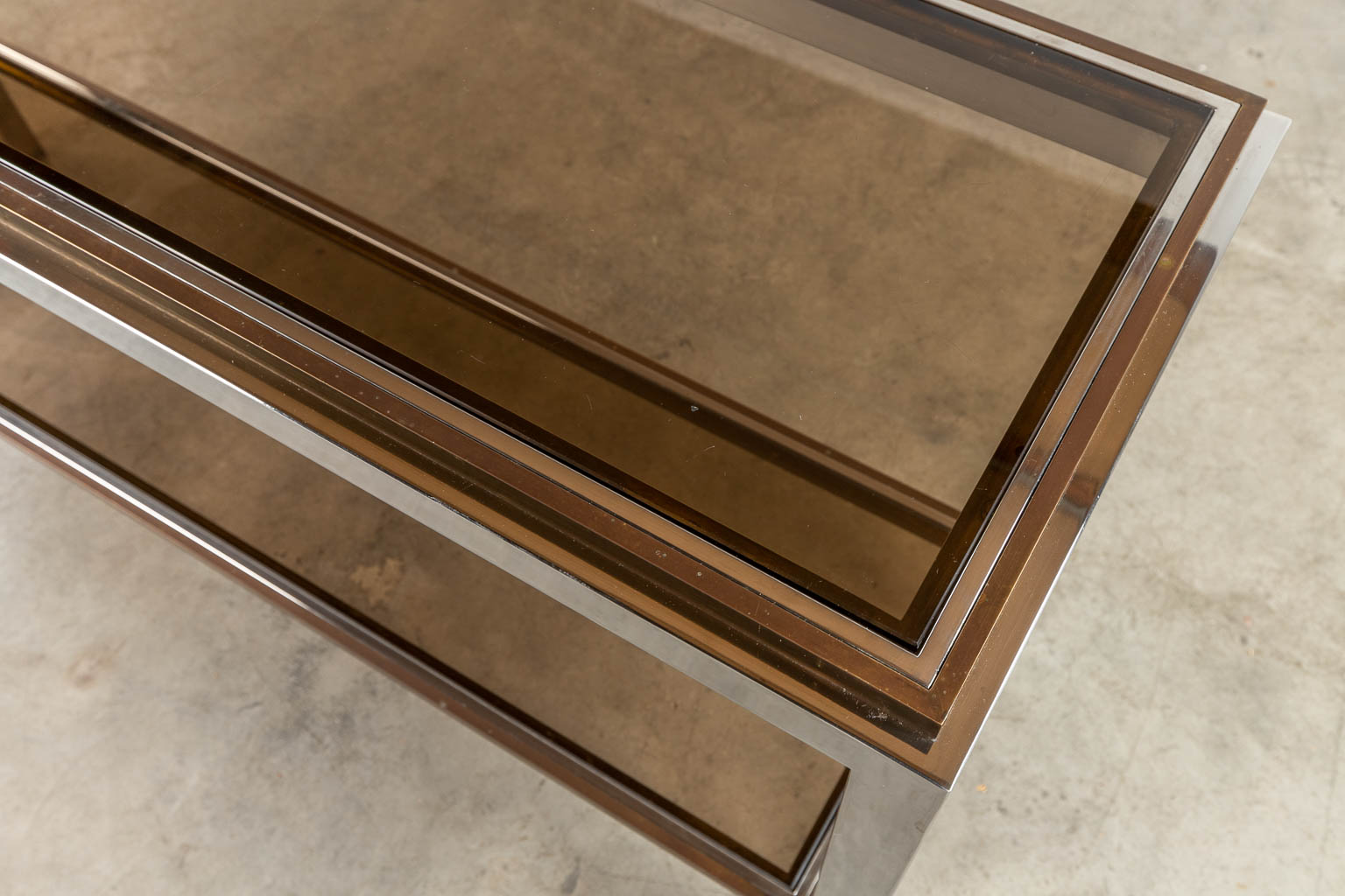 Belgio Chrome, a console table with tinted glass. (D:40 x W:140 x H:77 cm)