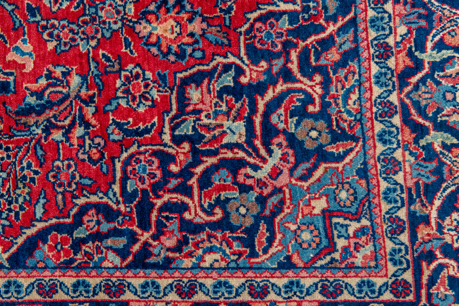 An Oriental hand-made carpet. (204 x 134 cm)