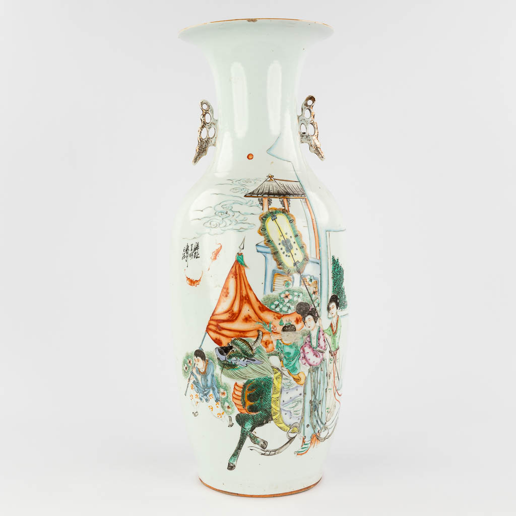  A Chinese vase decorated with a mythological figurine, ladies and children. 19th/20th C. 