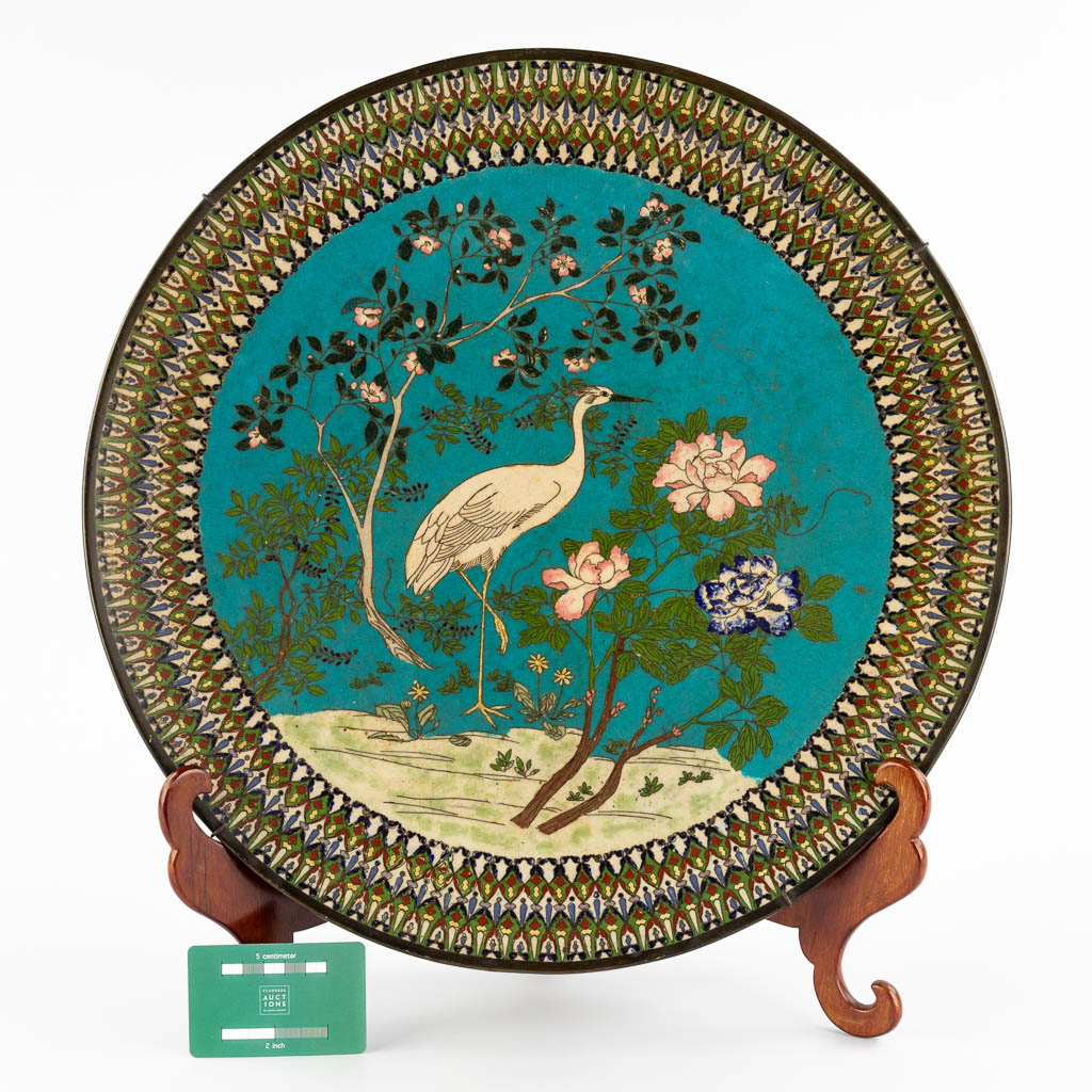 A large plate with a heron, cloisonné enamel, probably 19th C. (D:45 cm)