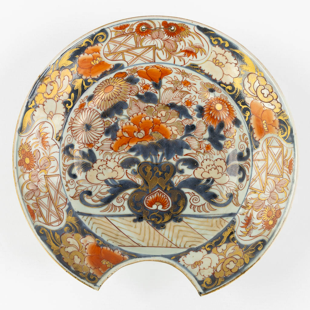 A Japanese Imari 'Shaving Bowl' 18th/19th C. (H:6,5 x D:26,5 cm)