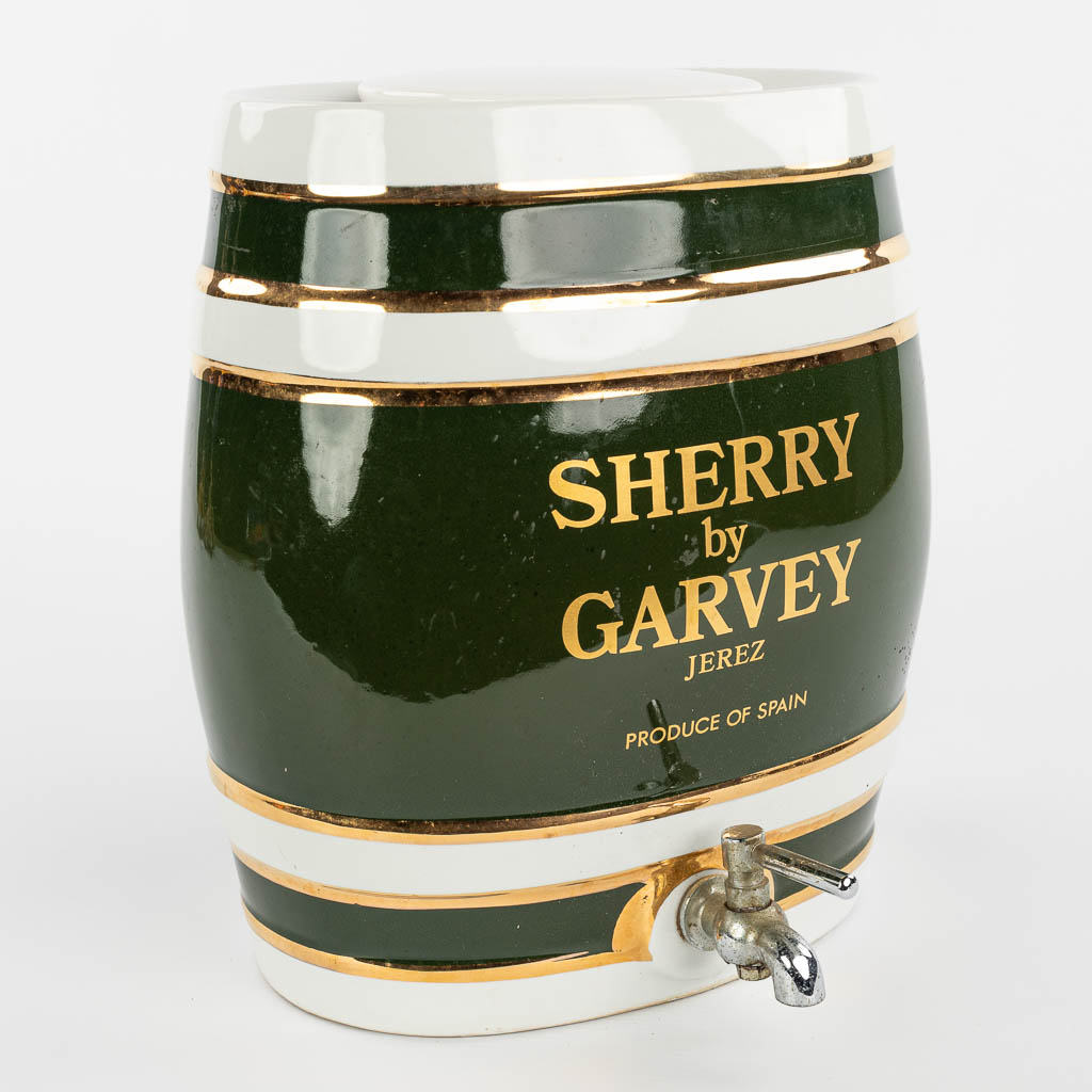 A barrel made of porcelain 'Sherry By Garvey Jerez' and made by Dexam International in Surrey, England. (H:30cm)
