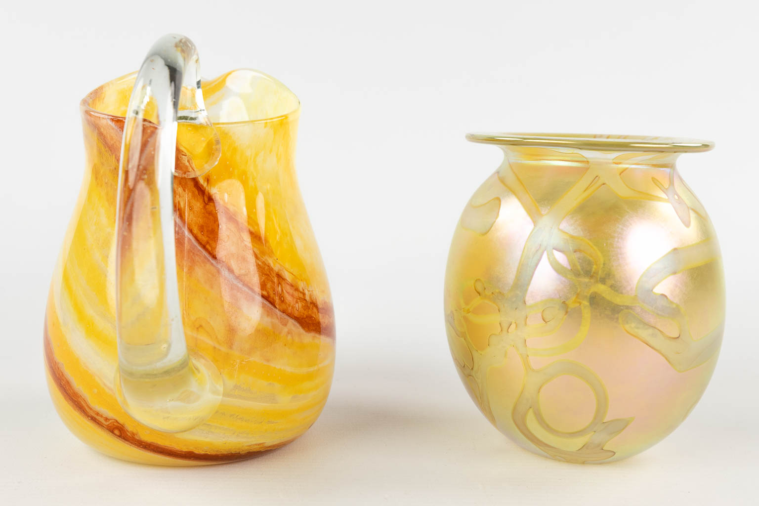 Mdina Glass, 4 vases added Eckhart Glass, One vase. 20th C. (H:20 x D:8,5 cm)