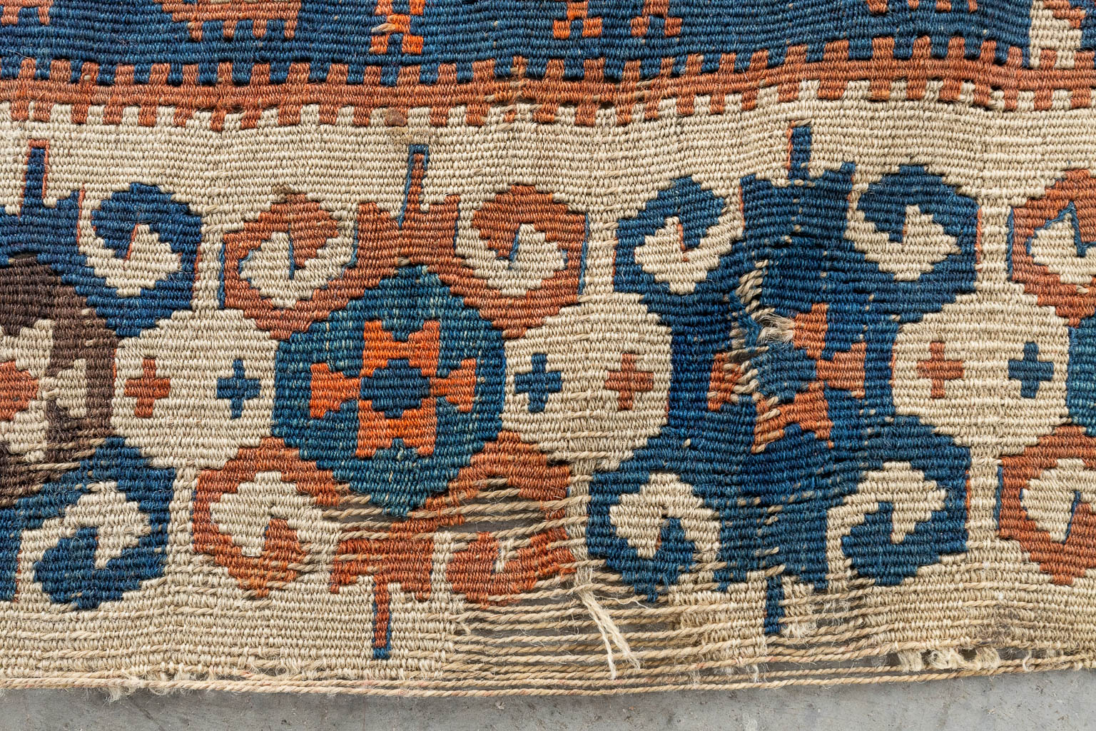 Een Oosterse handgeknoopte Kelim, Turkije, wol. (D:206 x W:154 cm)