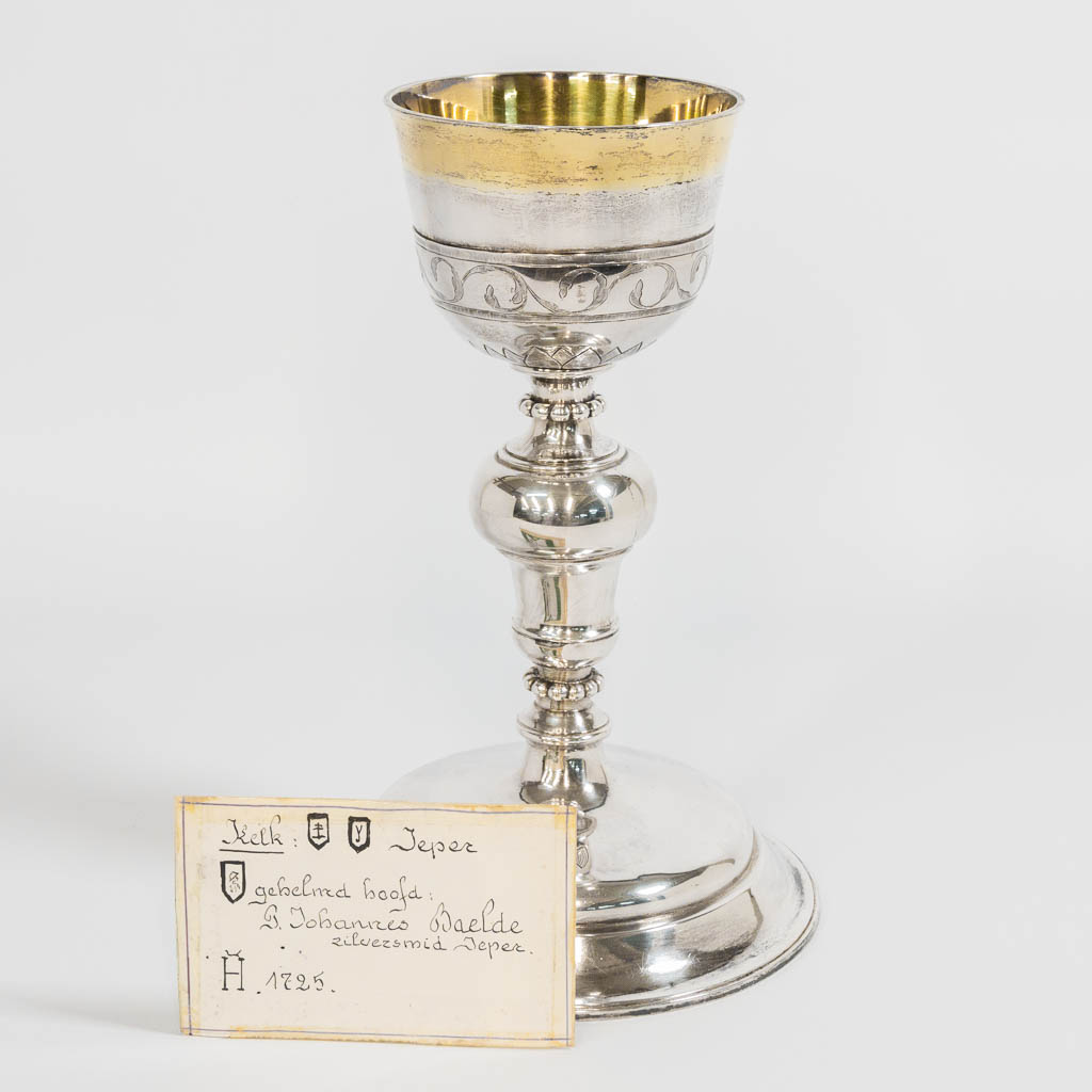 A Chalice of solid silver, made in Ypres in 1725 | Flanders Auctions